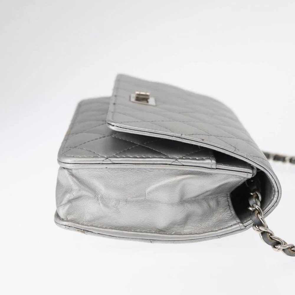 CHANEL Matelasse Chain Wallet Leather Silver - Picture 4 of 16